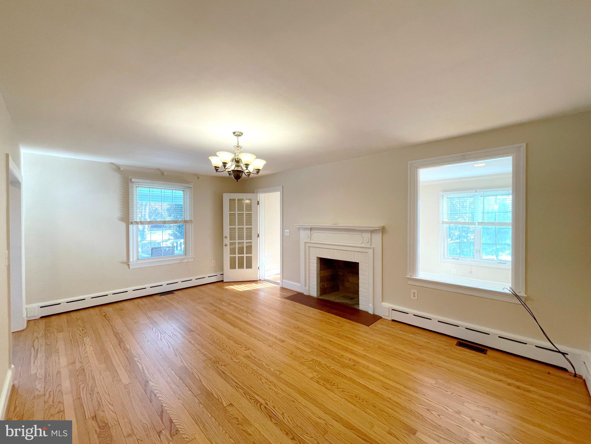 4085 Hallowing Point Road Prince Frederick, MD 20678 - Photo 4 of 41 Living Room