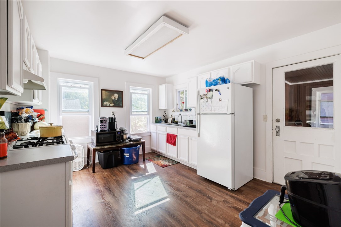 13 Whitmore Street Rochester, NY 14620 - Photo 15 of 38