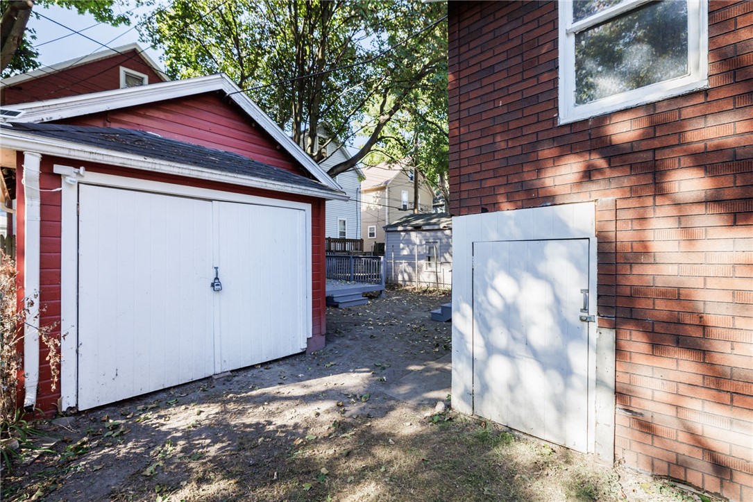 13 Whitmore Street Rochester, NY 14620 - Photo 4 of 38