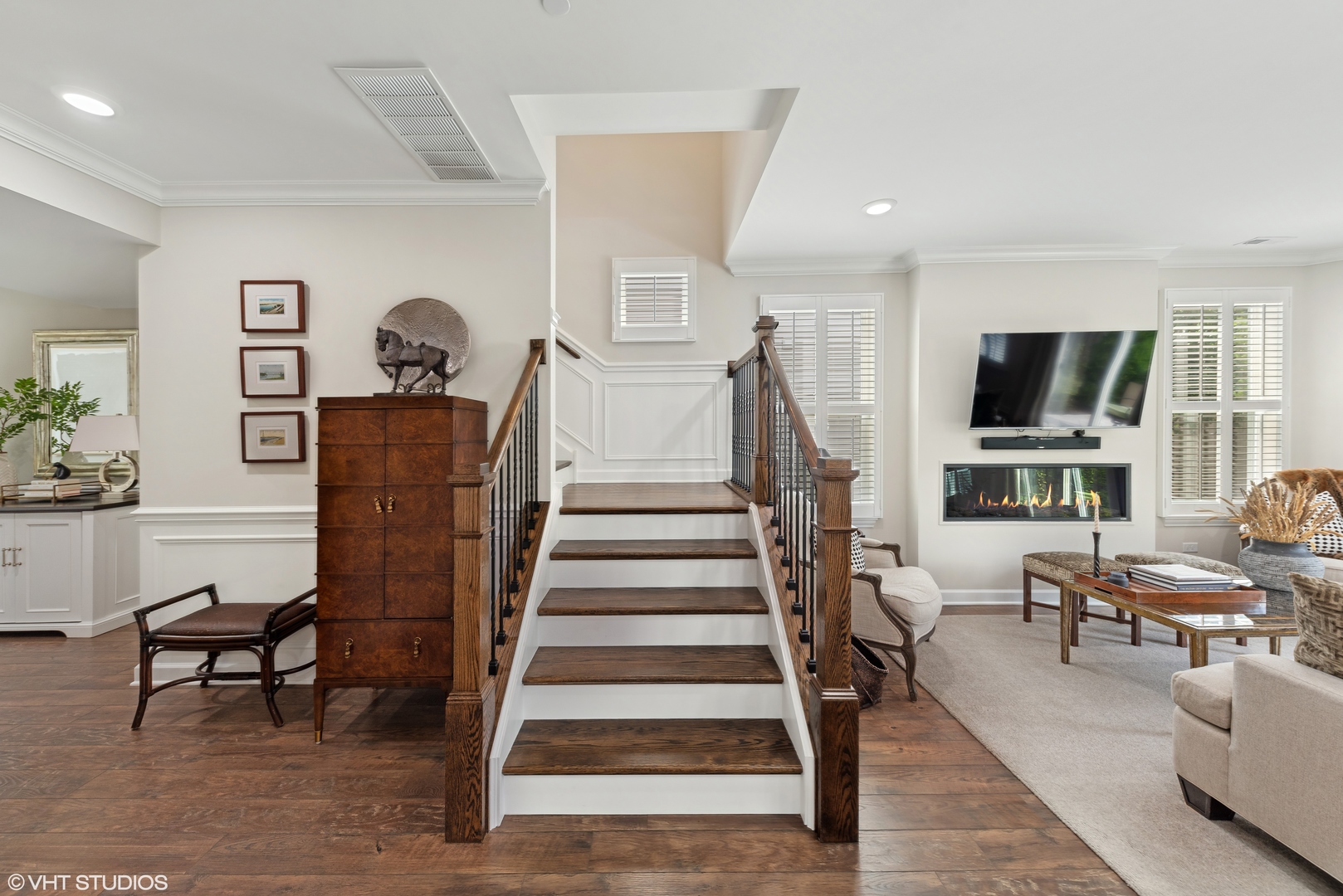 2513 Geranium Way Rolling Meadows, IL 60008 - Photo 10 of 19 a living room with furniture and a flat screen tv