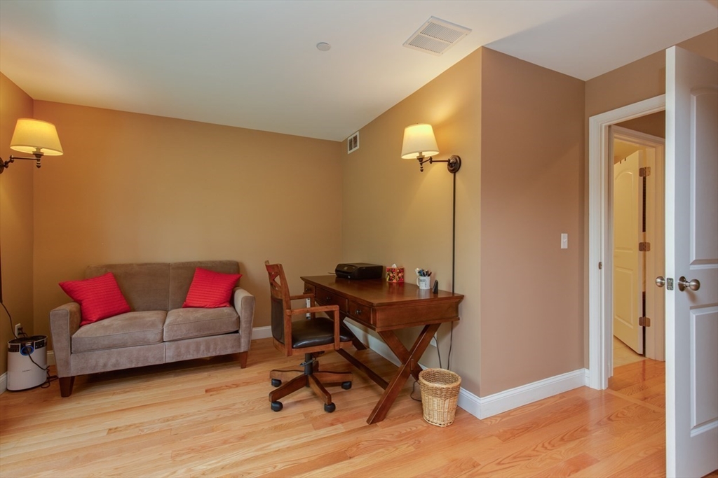 89 Woodview Way, Unit 89 Manchester, NH 03102 - Photo 29 of 42