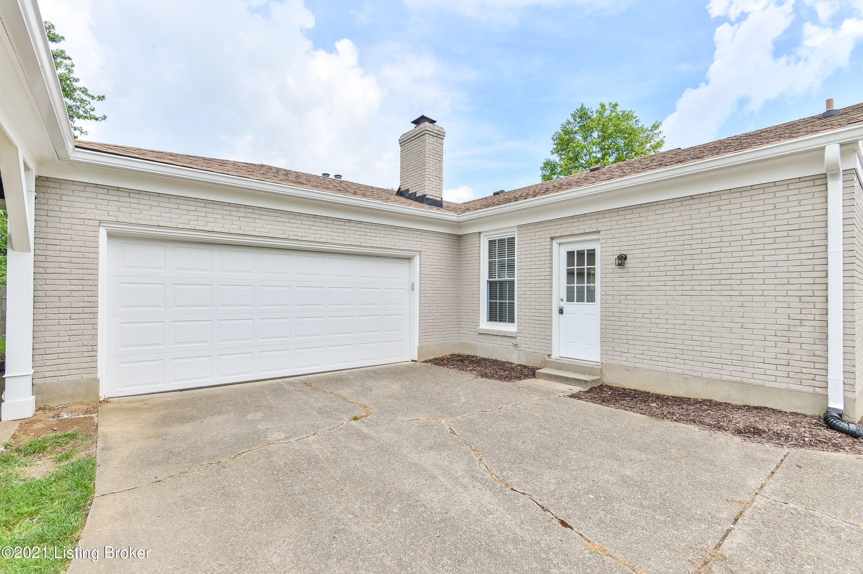 2406 Hayward Road Louisville, KY 40242 - Photo 39 of 53 048 - 20200701 5814