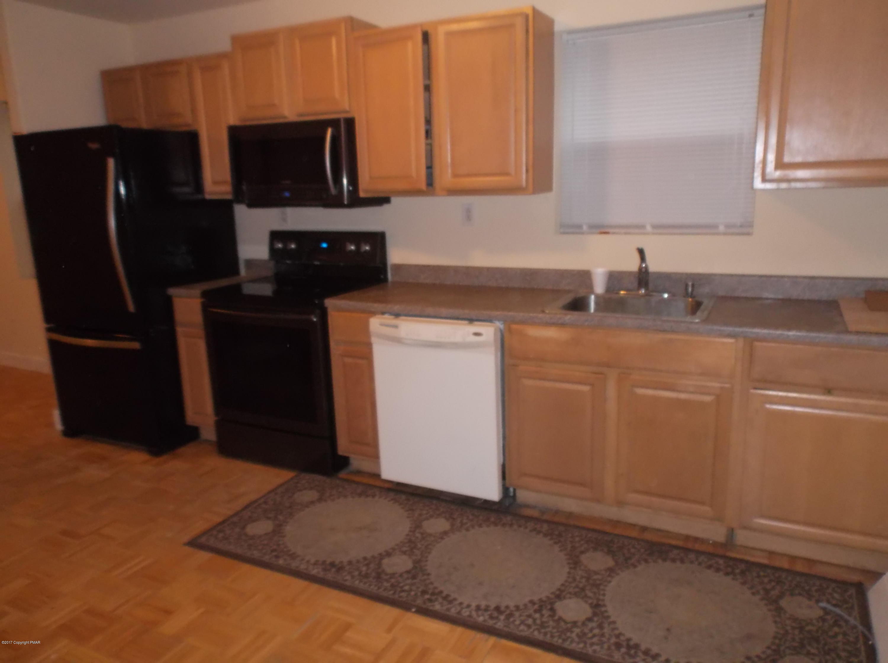 1412 Roberts Road Effort, PA 18330 - Photo 4 of 25 Kitchen