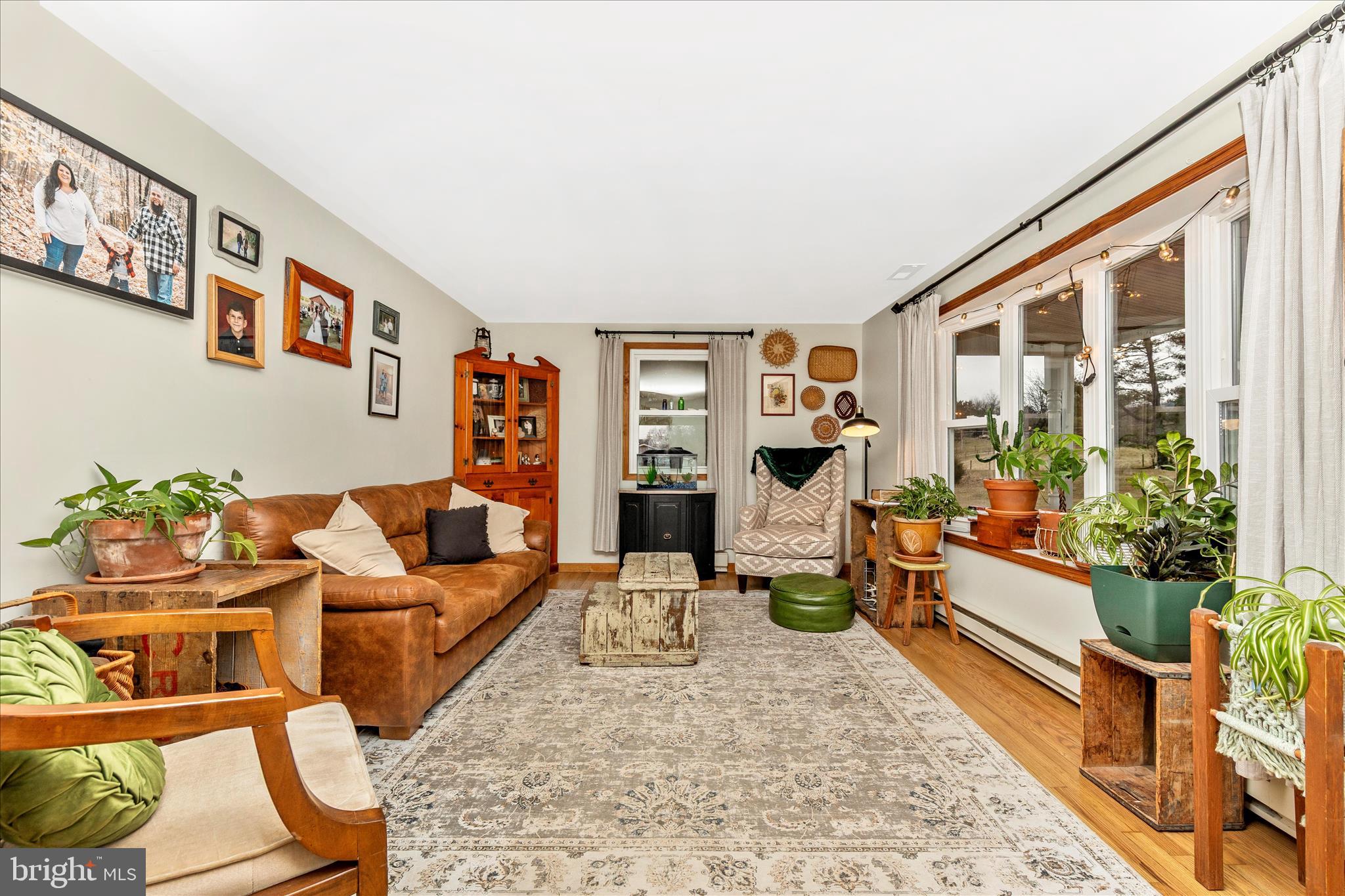18617 Burnside Bridge Road Sharpsburg, MD 21782 - Photo 11 of 47 Living Room