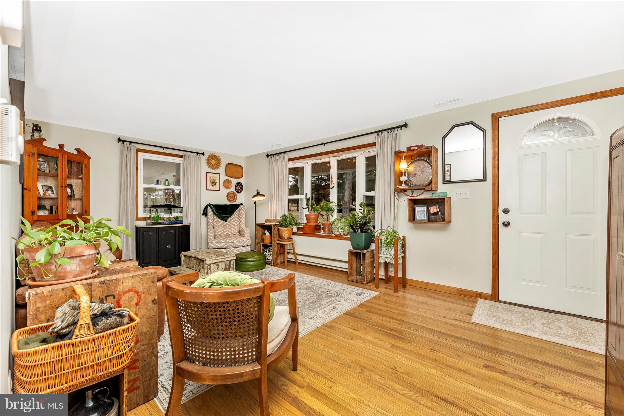 18617 Burnside Bridge Road Sharpsburg, MD 21782 - Photo 12 of 47 Living Room