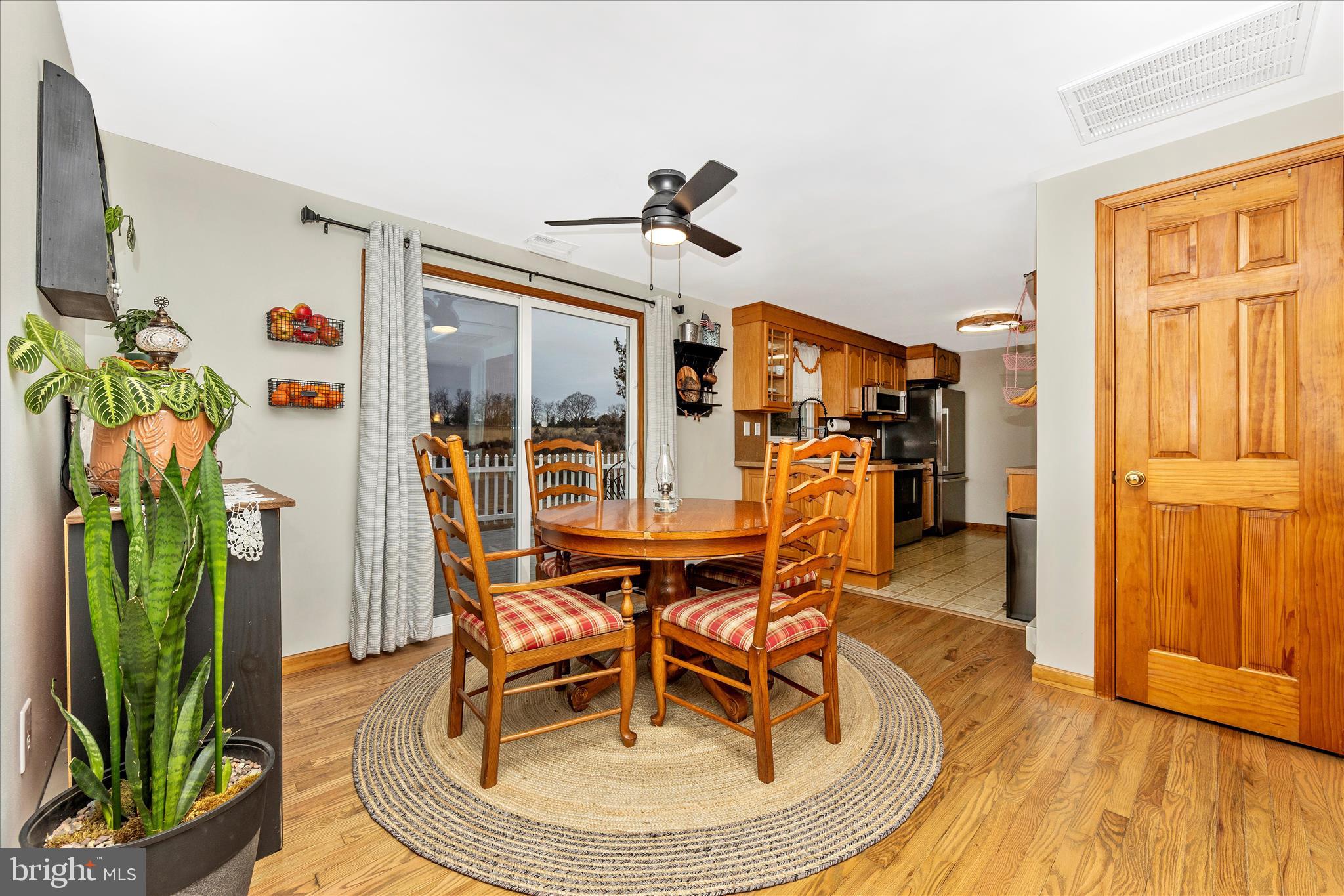 18617 Burnside Bridge Road Sharpsburg, MD 21782 - Photo 15 of 47 Dining Room