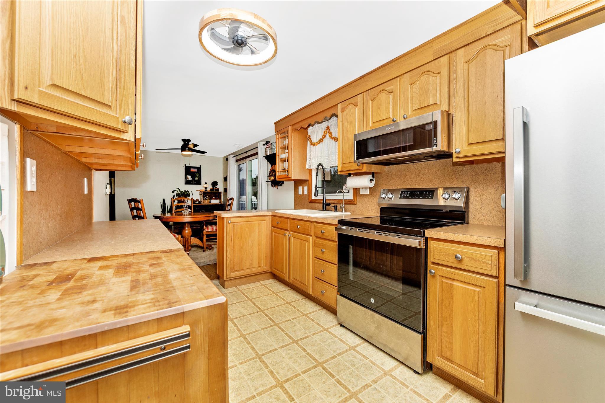 18617 Burnside Bridge Road Sharpsburg, MD 21782 - Photo 17 of 47 Kitchen