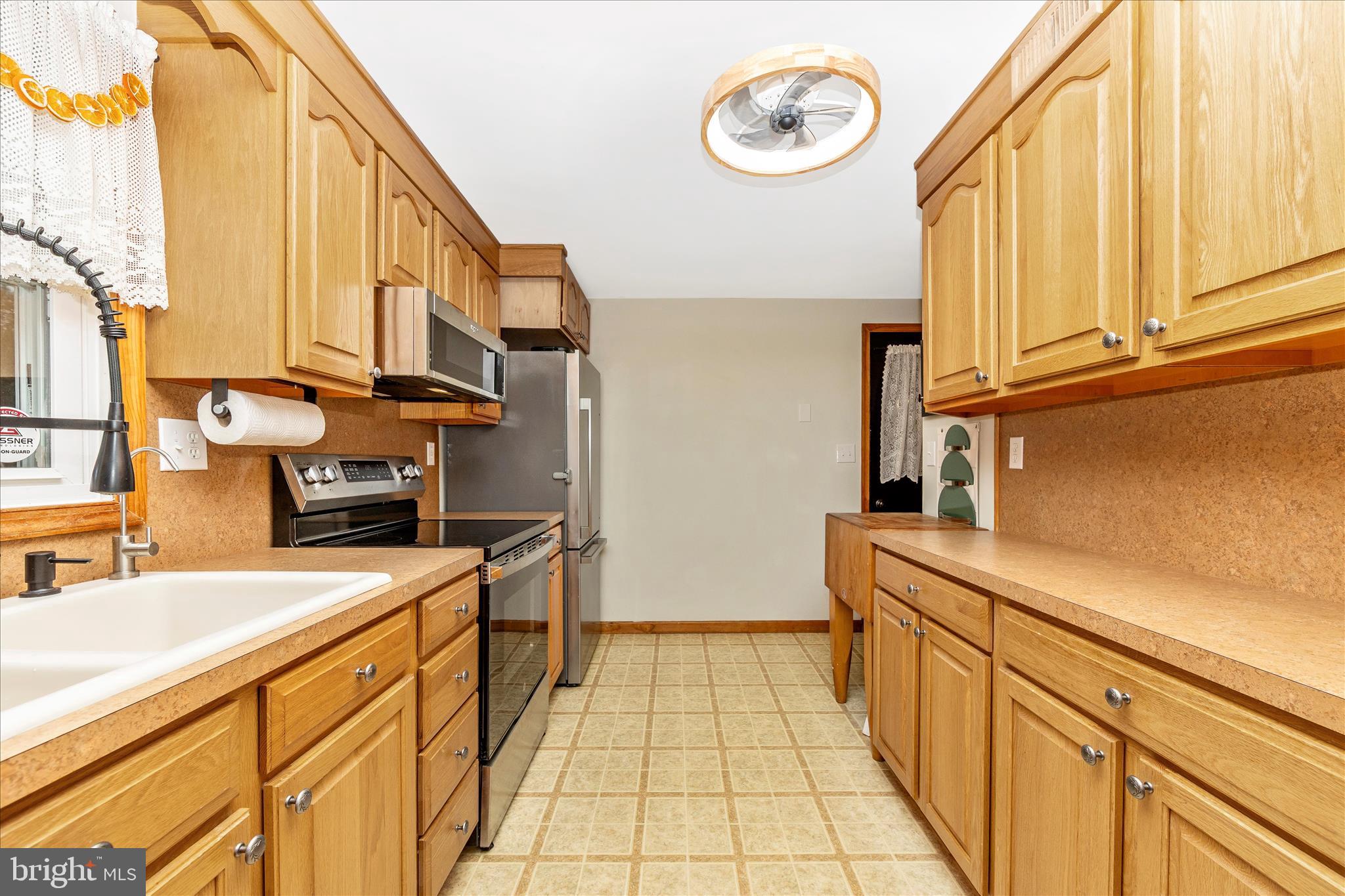 18617 Burnside Bridge Road Sharpsburg, MD 21782 - Photo 19 of 47 Kitchen