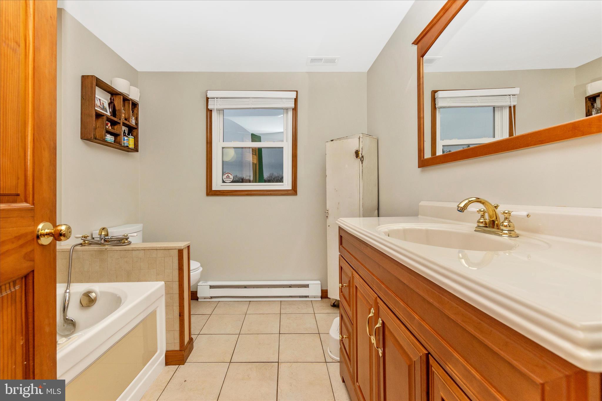 18617 Burnside Bridge Road Sharpsburg, MD 21782 - Photo 33 of 47 Hall Bath