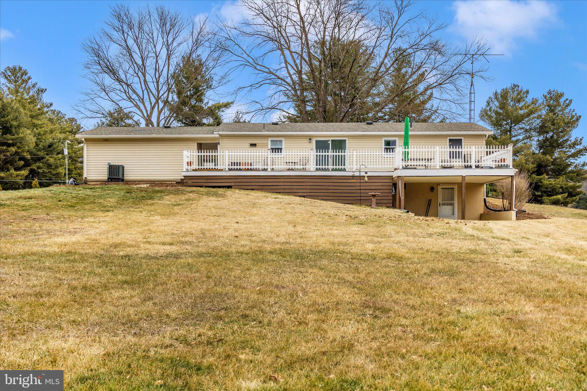 18617 Burnside Bridge Road Sharpsburg, MD 21782 - Photo 5 of 47 Exterior Back