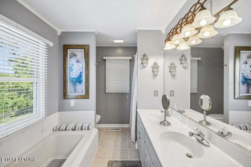 133 Rolling Hills Rutledge, TN 37861 - Photo 18 of 40 Stylish Primary Bathroom