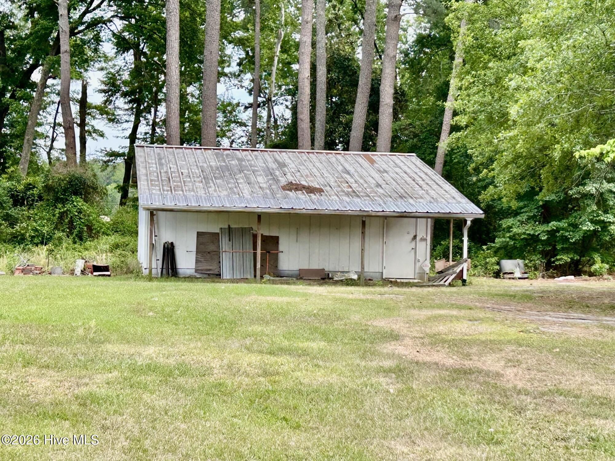 397 Johns Road Maxton, NC 28364 - Photo 24 of 32 Storage Building