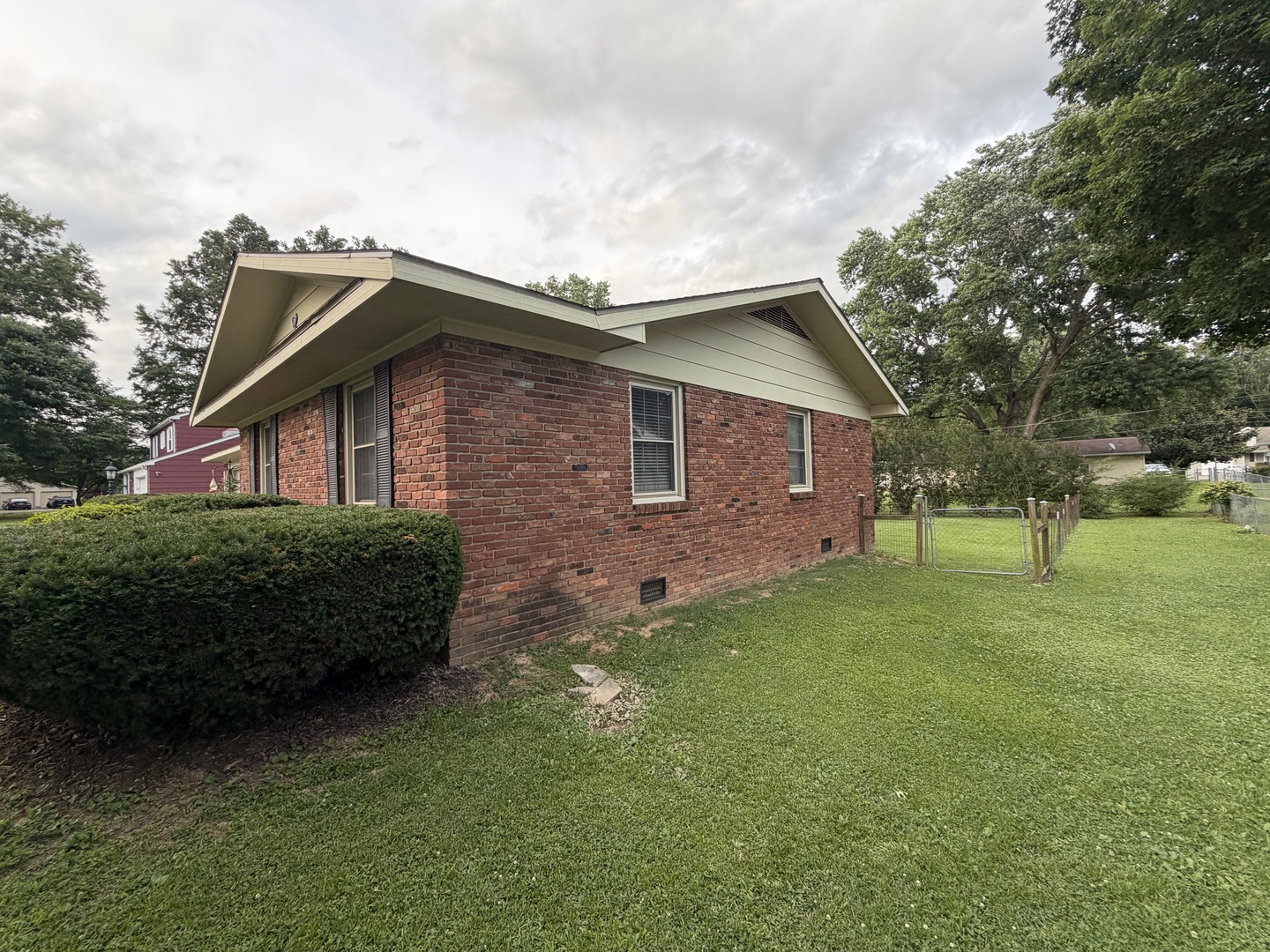 54 Jon Street Metropolis, IL 62960 - Photo 2 of 33