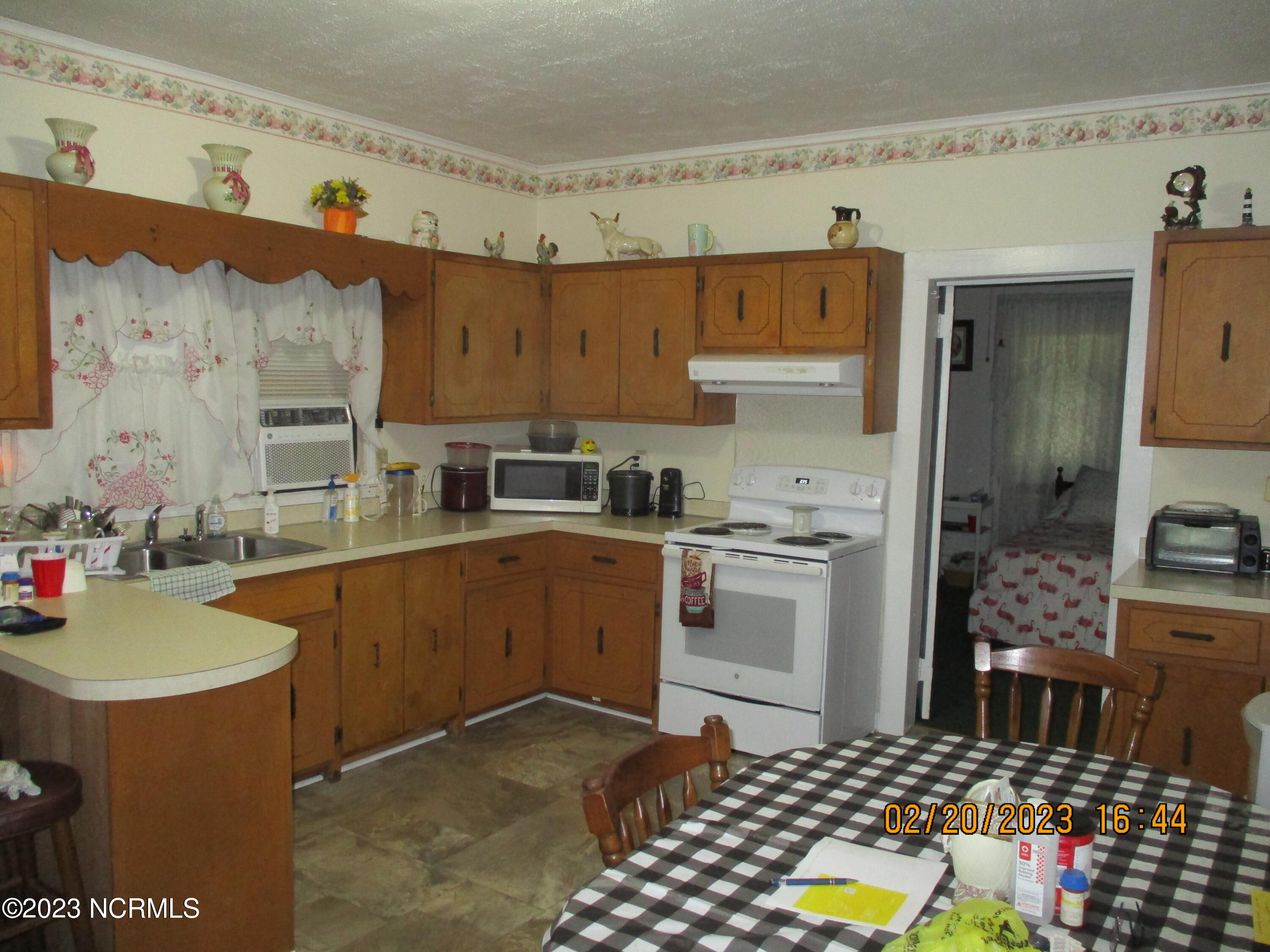 2129 Boren Brick Road Roseboro, NC 28382 - Photo 3 of 11 IMG_3424