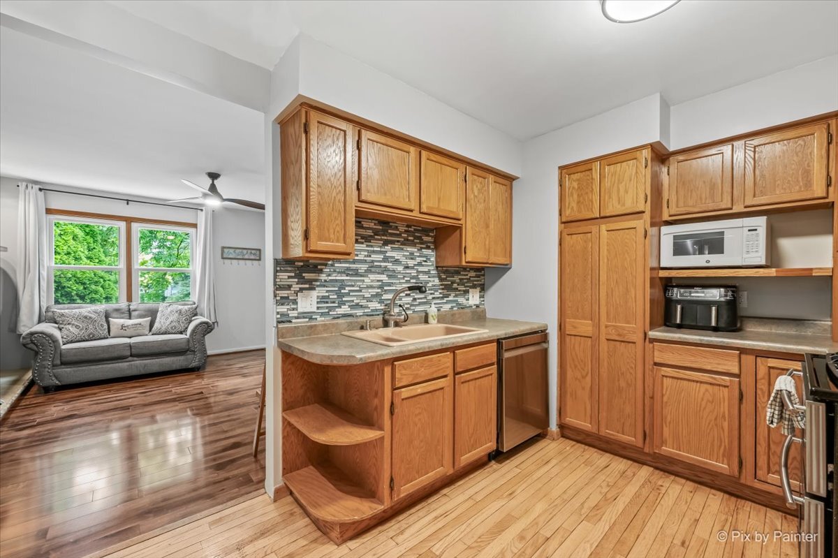 51 West Harrison Road Lombard, IL 60148 - Photo 9 of 37