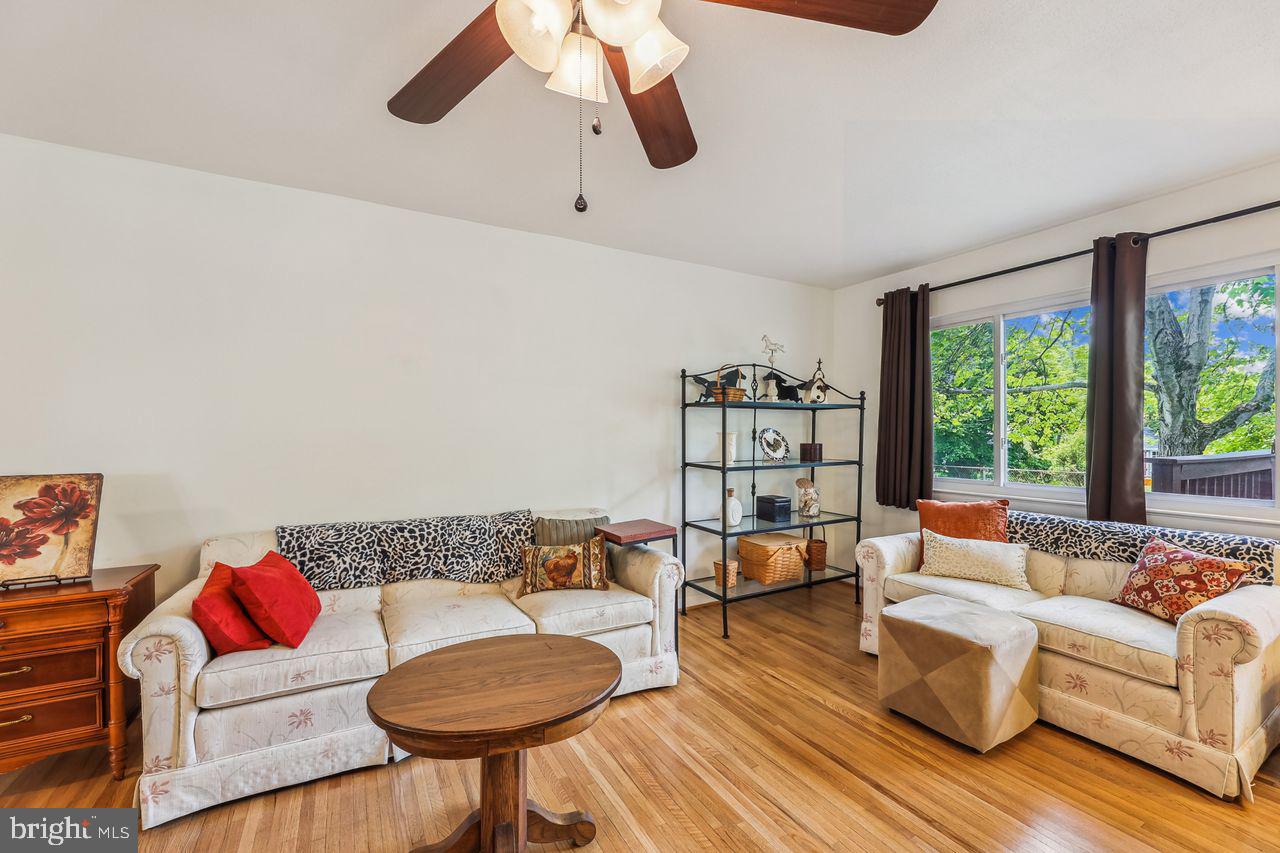 6903 Redmiles Road Laurel, MD 20707 - Photo 6 of 39 Living Room