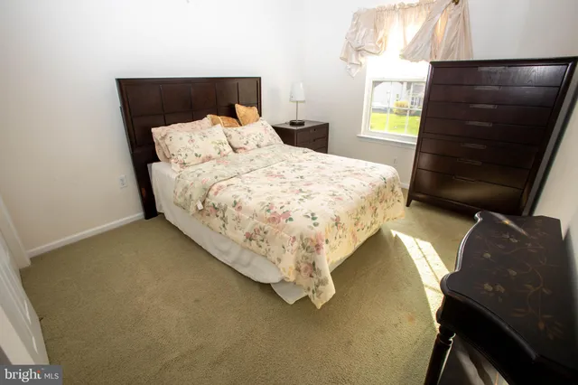 $579,900 | 164 Meadowside Drive, Douglassville, PA 19518