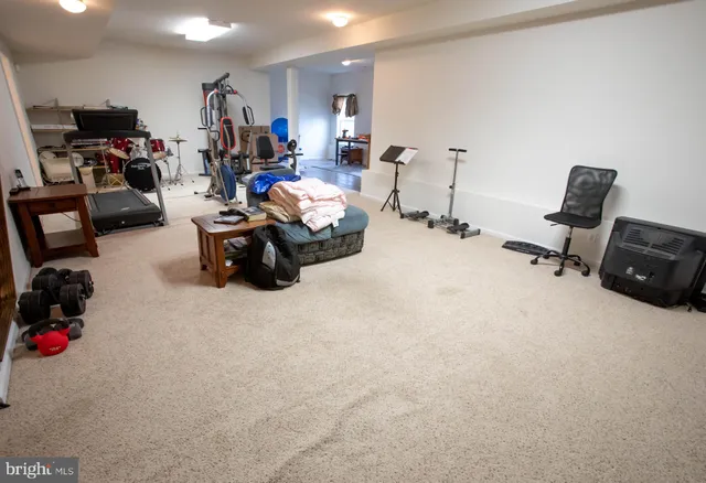 $579,900 | 164 Meadowside Drive, Douglassville, PA 19518