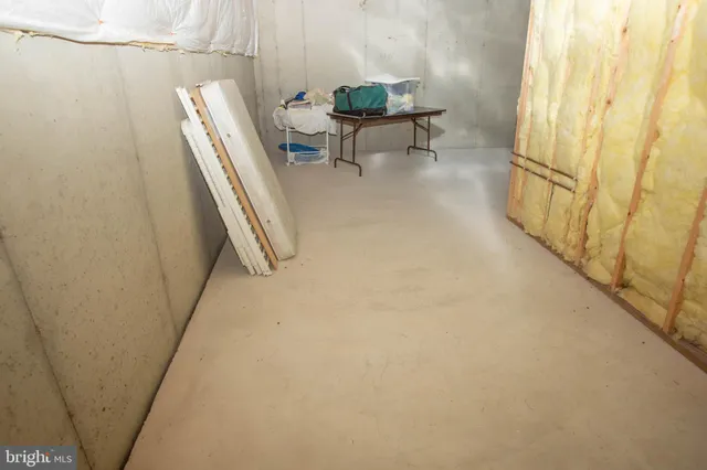 $579,900 | 164 Meadowside Drive, Douglassville, PA 19518