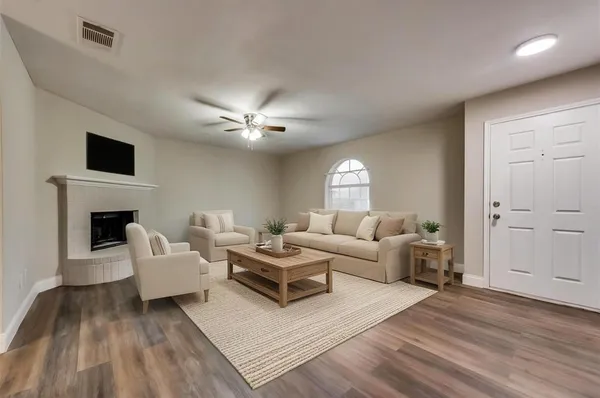 $1,995 | 548 Asbury Drive, Saginaw, TX 76179