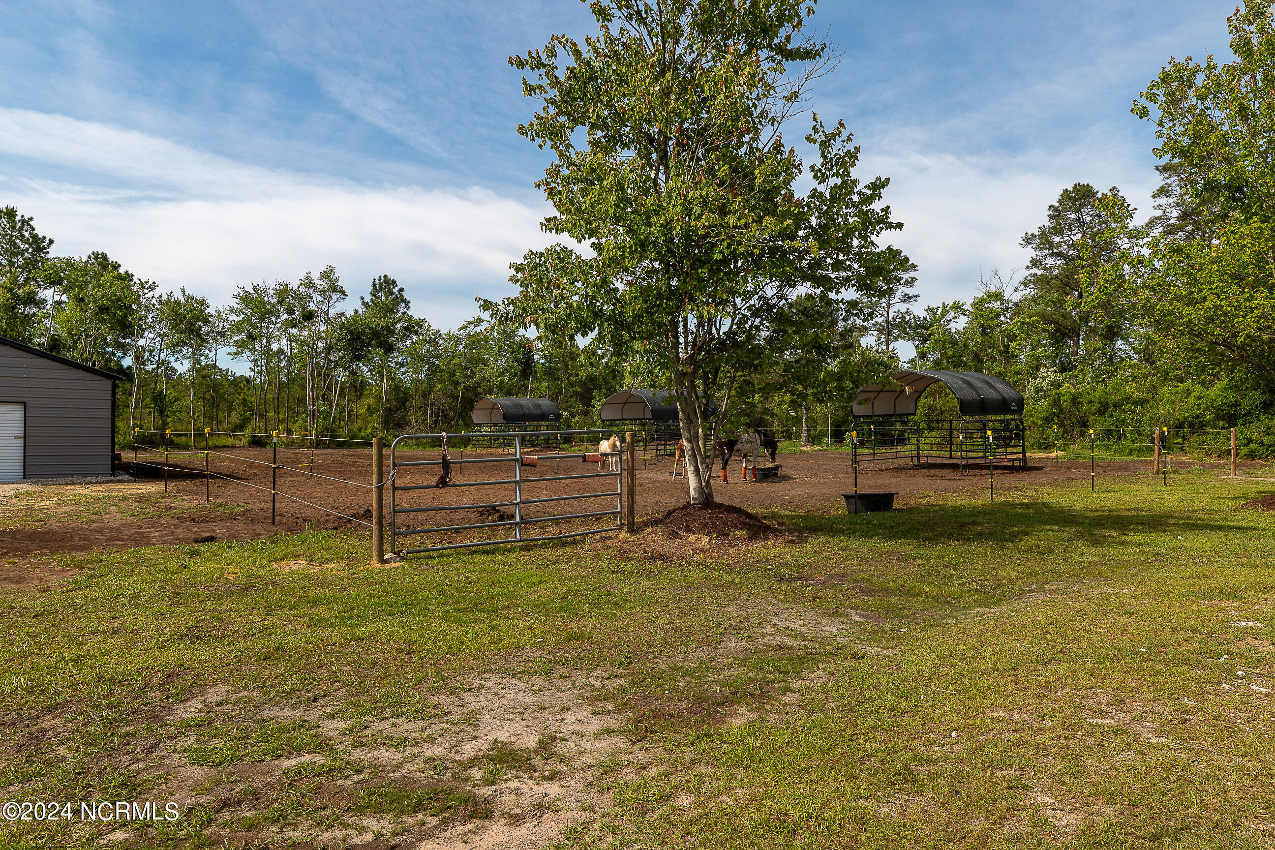 238-240 Pilchers Branch Road Holly Ridge, NC 28445 - Photo 21 of 33 28