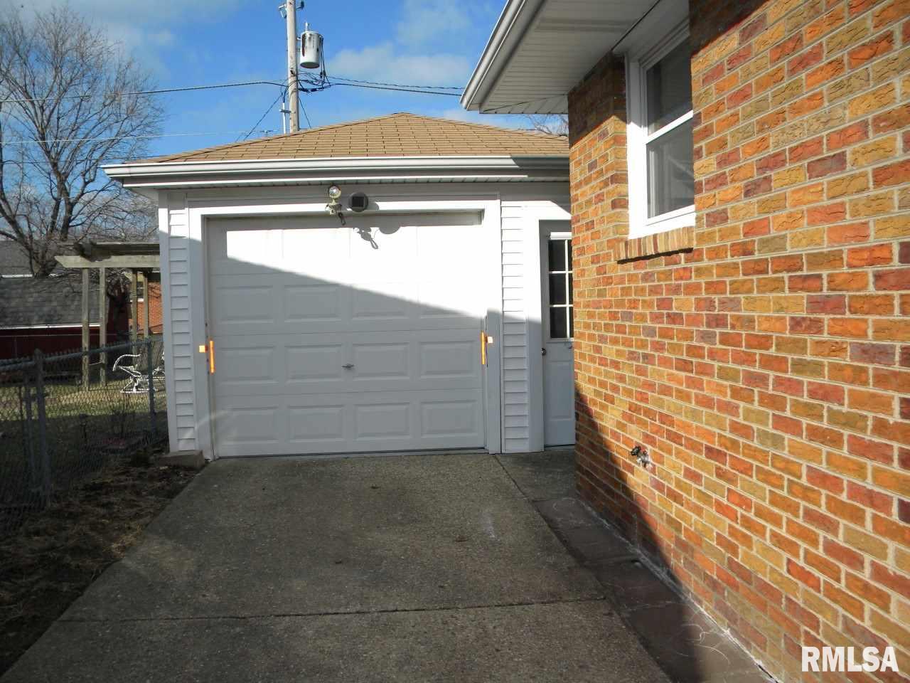 1509 Anna Road Pekin, IL 61554 - Photo 4 of 19 Gallery Image 4