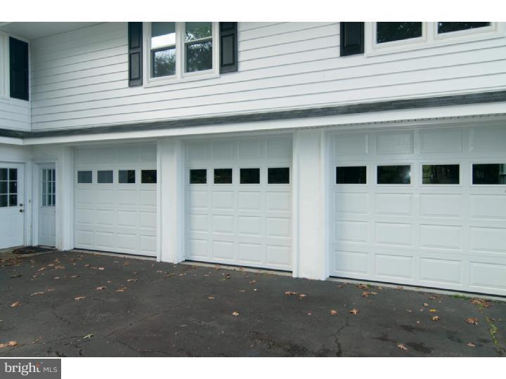52 Rogers Road Furlong, PA 18925 - Photo 5 of 24 Garage