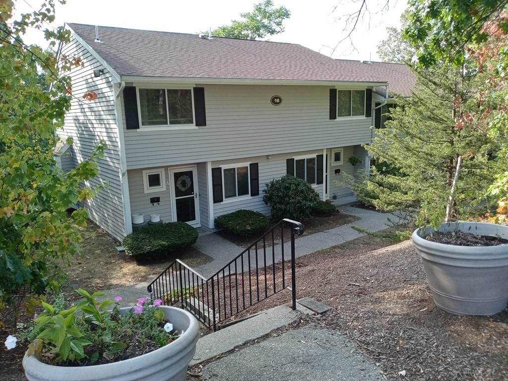 16 Beal's Cove Road, Unit F Hingham, MA 02043 - Photo 1 of 8 Gallery Image 1