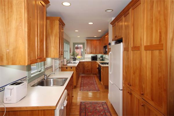 77 Larch Road Cambridge, MA 02138 - Photo 8 of 22 Gallery Image 8
