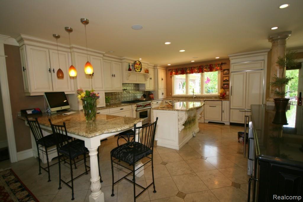 4665 Brightmore Road Bloomfield Hills, MI 48302 - Photo 9 of 22 Gourmet Kitchen