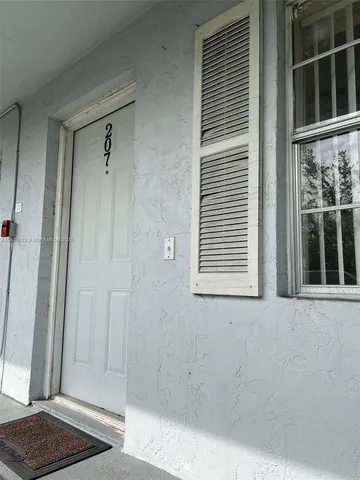 $1,825 | 4140 Woodside Drive, Unit 207, Coral Springs, FL 33065