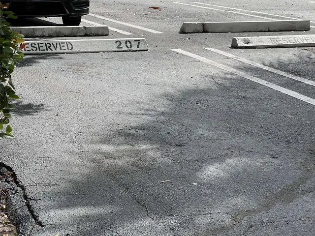 $1,825 | 4140 Woodside Drive, Unit 207, Coral Springs, FL 33065