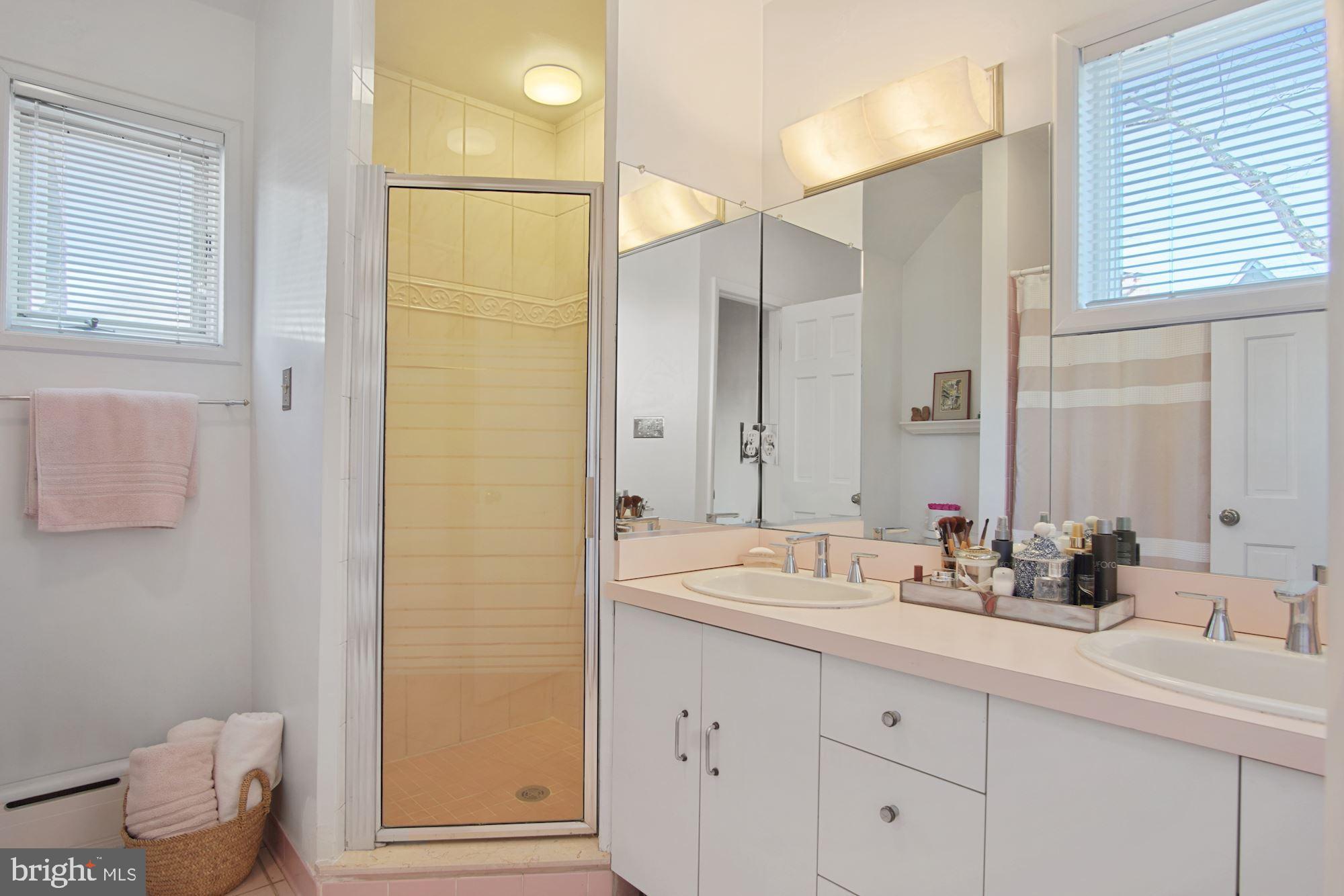 7801 Custer Road Bethesda, MD 20814 - Photo 28 of 40