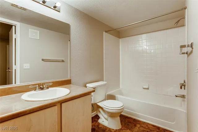 $1,600 | 555 East Silverado Ranch Boulevard, Unit 2012, Las Vegas, NV 89183