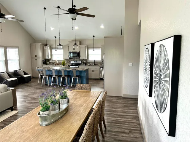 $3,495 | 25024 Sausalito Drive, Galveston, TX 77554