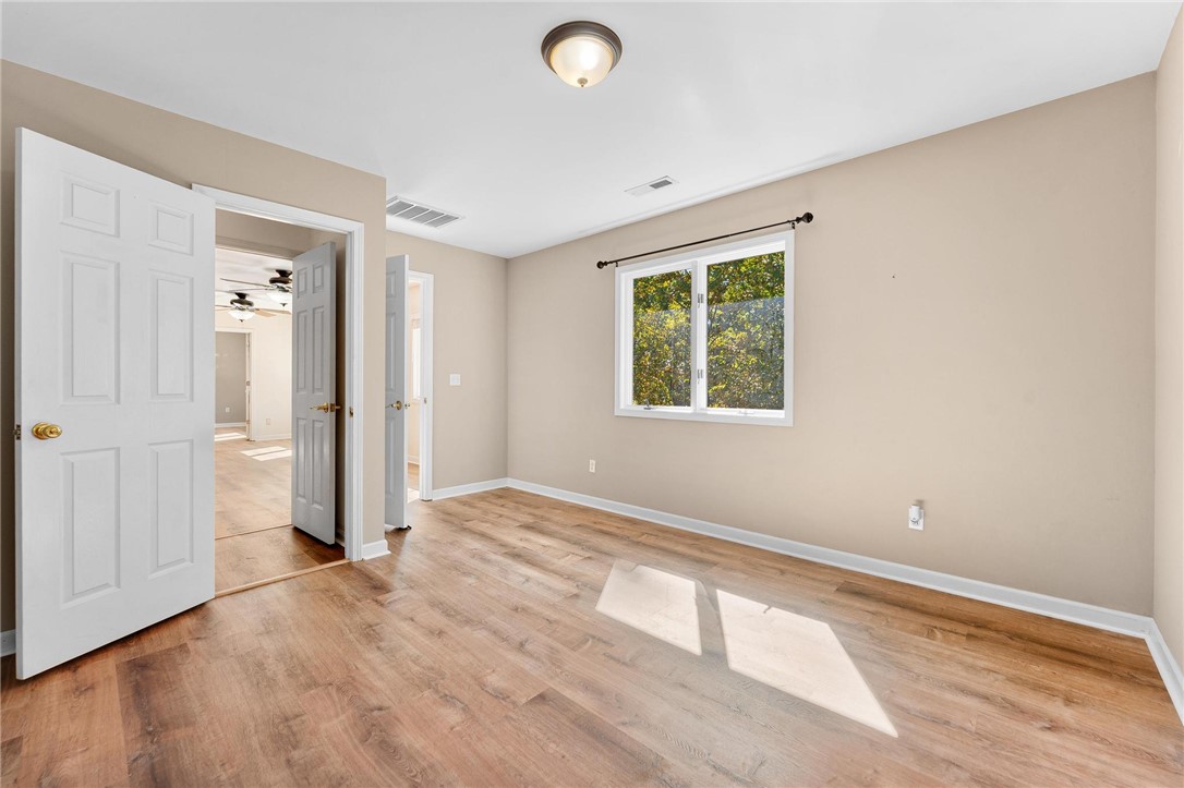 211 Wynmere Way Seneca, SC 29672 - Photo 29 of 49