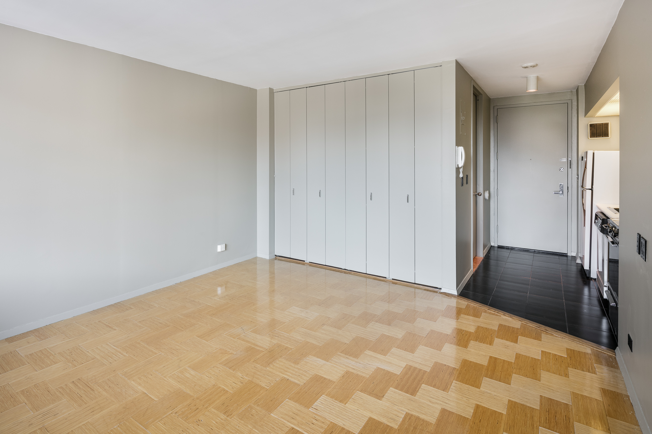 300 East 62nd Street, Unit 805 Manhattan, NY 10065 - Photo 4 of 14