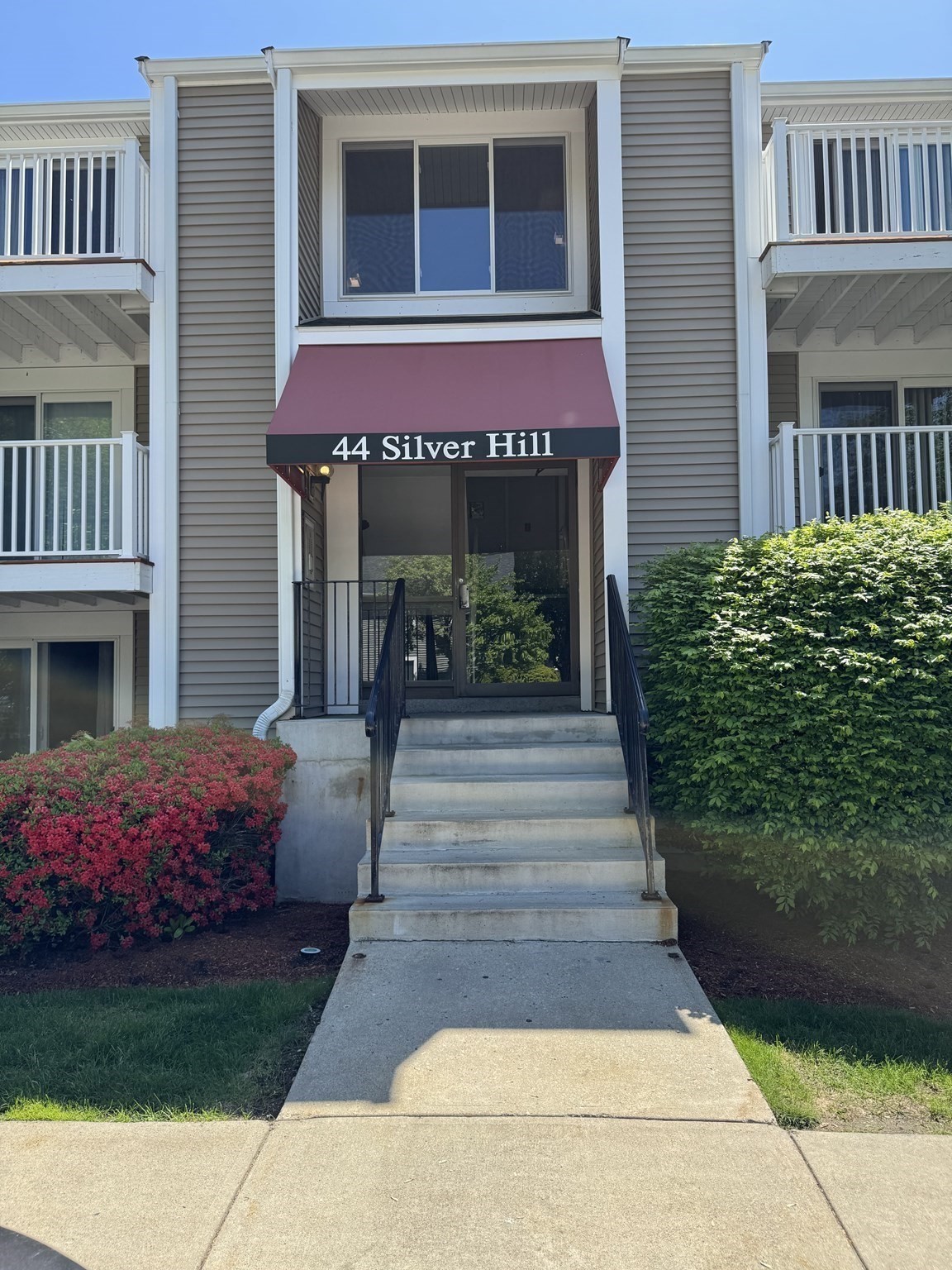 44 Silver Hill Road, Unit 16 Natick, MA 01760 - Photo 2 of 19 Gallery Image 2
