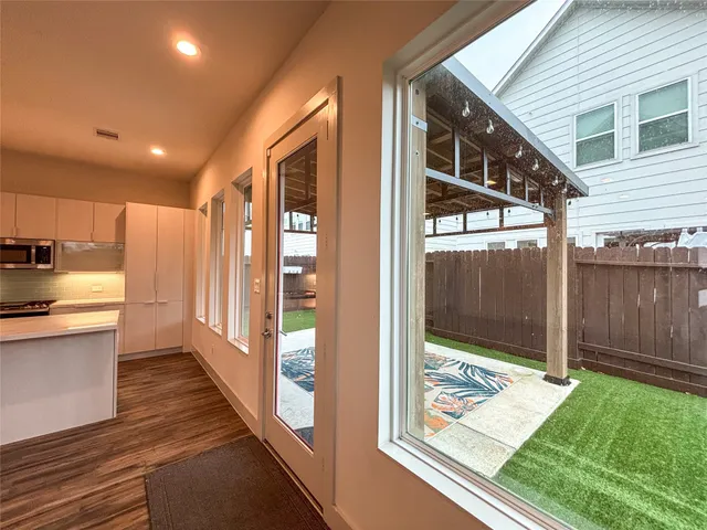 $2,300 | 4402 Bora Bora Lane, Houston, TX 77045