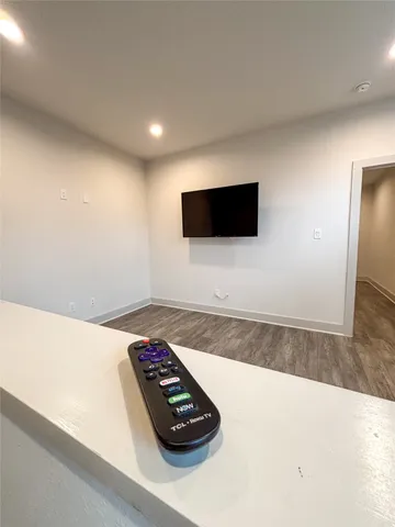 $2,300 | 4402 Bora Bora Lane, Houston, TX 77045