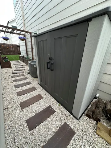 $2,300 | 4402 Bora Bora Lane, Houston, TX 77045