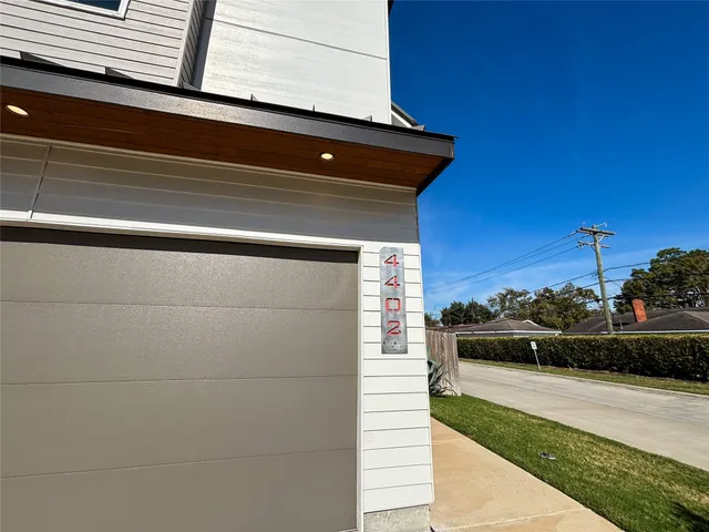 $2,300 | 4402 Bora Bora Lane, Houston, TX 77045