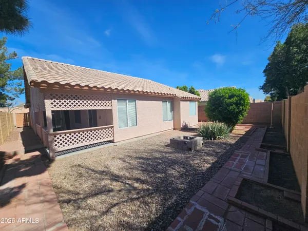 $2,100 | 5045 West Topeka Drive, Glendale, AZ 85308