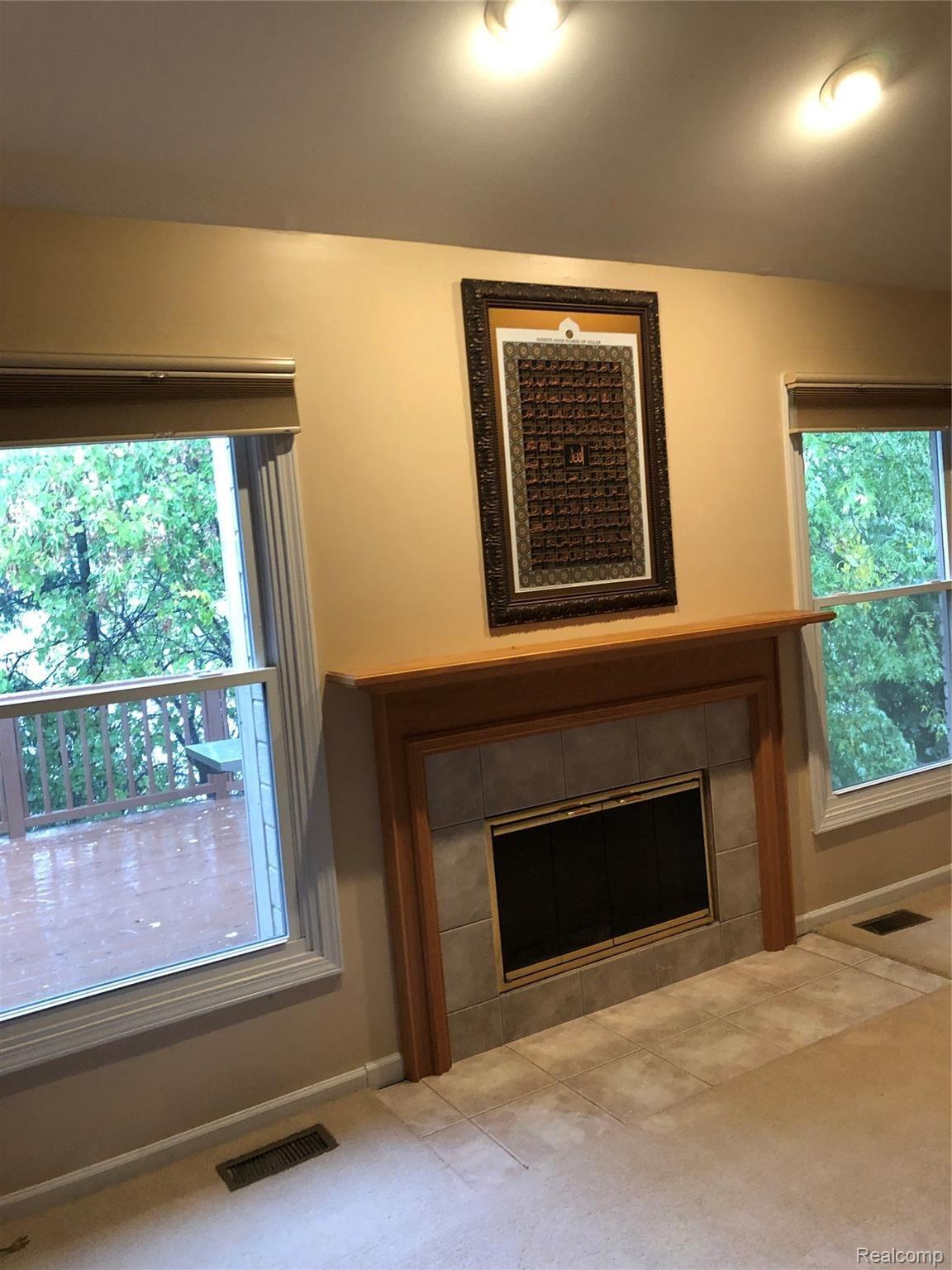 3006 Lexham Lane Rochester, MI 48309 - Photo 8 of 14 IMG_4400.jpg