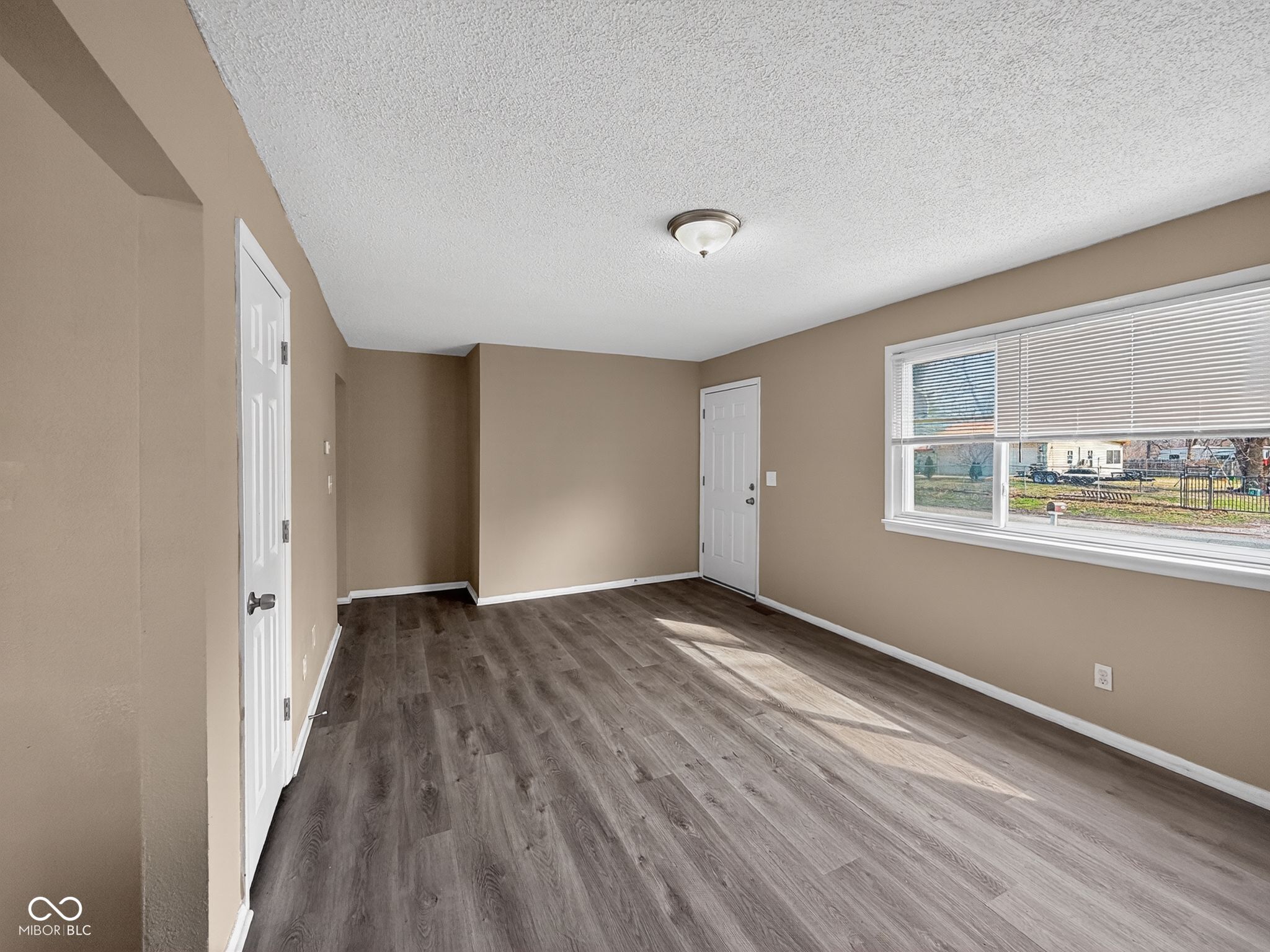 2916 South Roena Street Indianapolis, IN 46241 - Photo 5 of 31