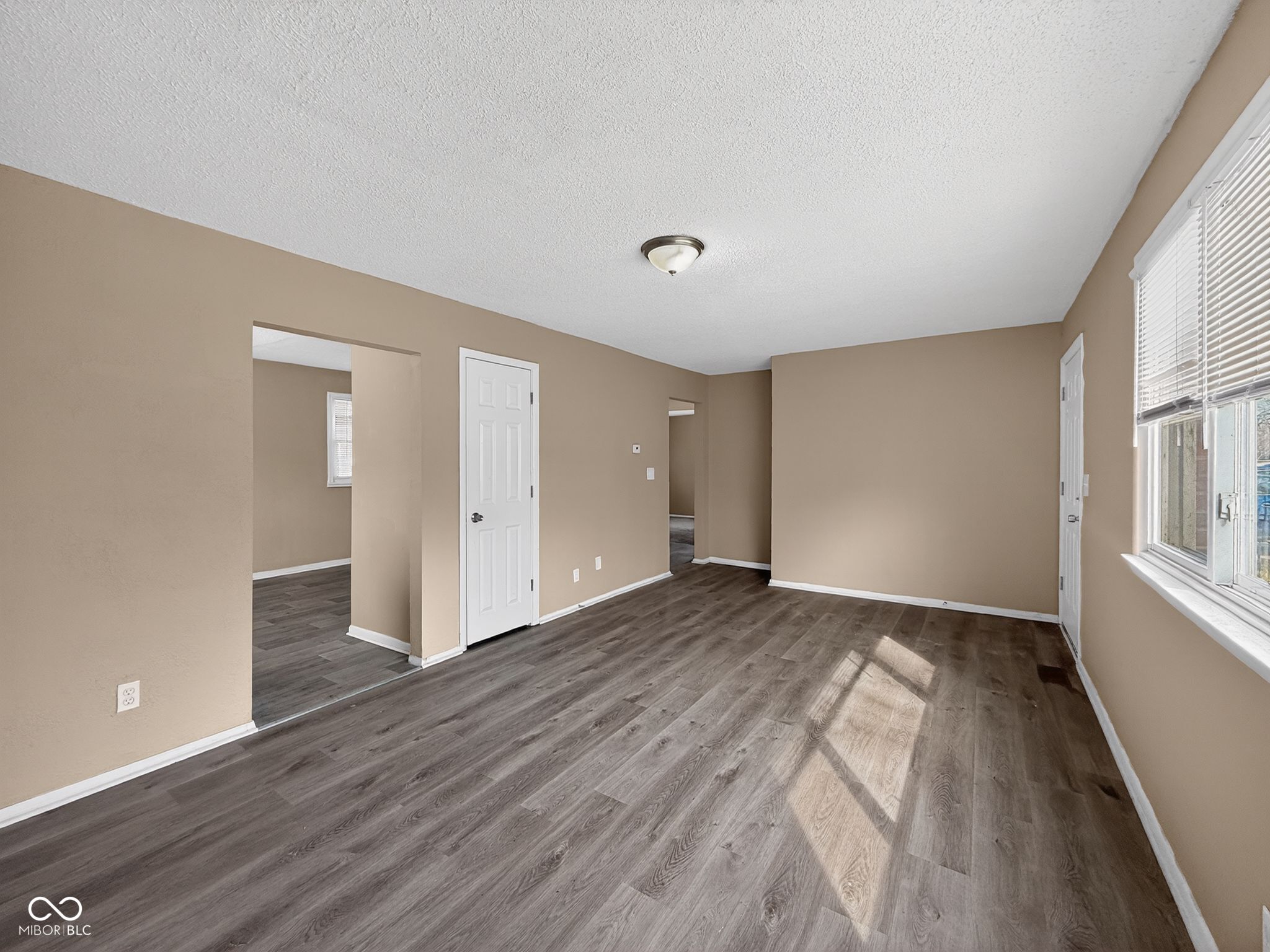 2916 South Roena Street Indianapolis, IN 46241 - Photo 9 of 31