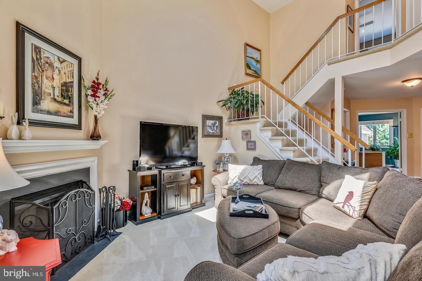 11627 Chapel Cross Way Reston, VA 20194 - Photo 11 of 38 High ceilings in the family room