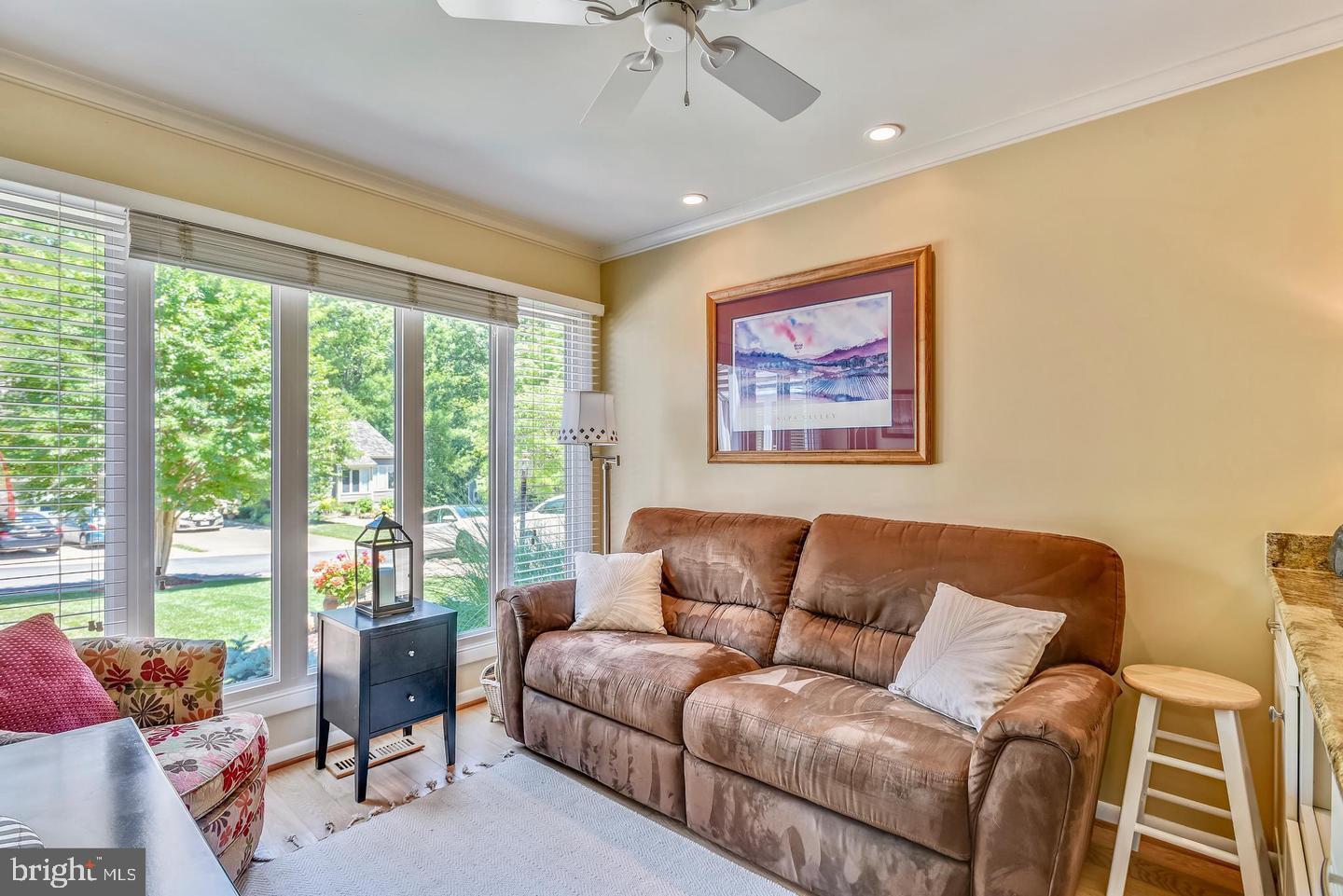 11627 Chapel Cross Way Reston, VA 20194 - Photo 15 of 38 Breakfast area off the kitchen