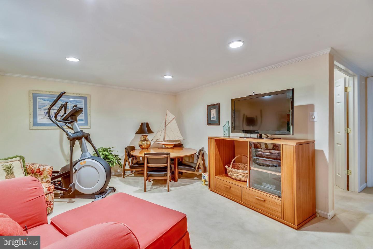 11627 Chapel Cross Way Reston, VA 20194 - Photo 32 of 38 2nd family room in the basement