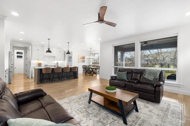 $1,090,000 | 3272 West Miners Farm Drive, Boise, ID 83714